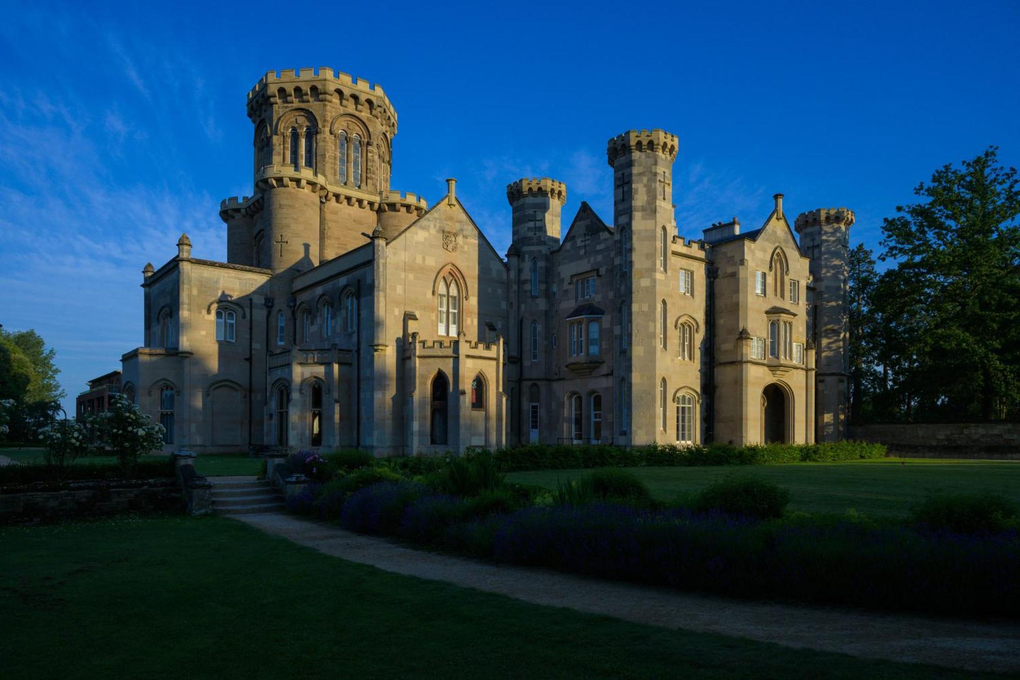 Studley Castle Hotel Buitenkant foto